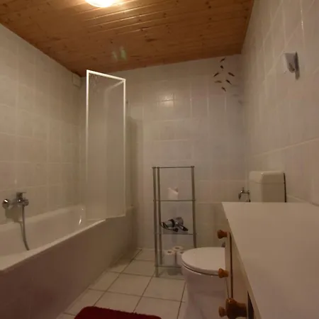Spacious In With Garden *