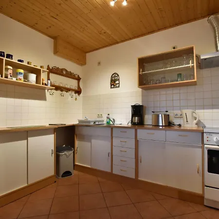 Spacious In With Garden