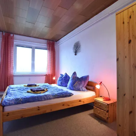 Spacious In With Garden *